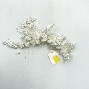 Vintage 80s Womens Vine Spray Comb Pearl Flower Bride Bridal Flower Crystal